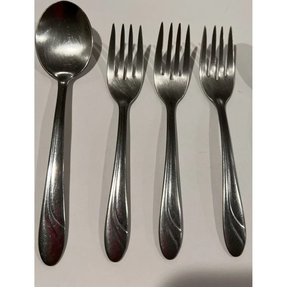 Lot of 8 Mixed Pieces Flatware Silverware Fork Spoon Stainless Unbranded